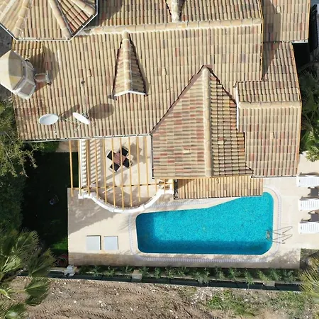 Villa Stone 1 *